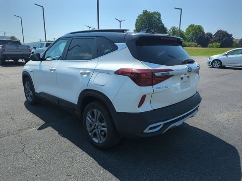 Used 2021 Kia Seltos S AWD/4WD image 5