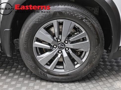 Used 2024 Nissan Pathfinder S AWD/4WD image 30