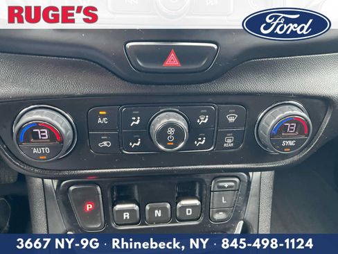 Used 2018 GMC Terrain SLE w/ Driver Convenience Package AWD/4WD image 24