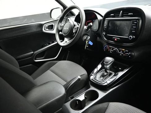 Used 2023 Kia Soul LX FWD image 16