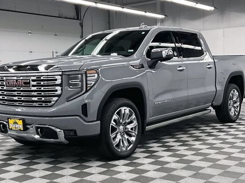 Used 2025 GMC Sierra 1500 Denali w/ Denali Reserve Package AWD/4WD image 13