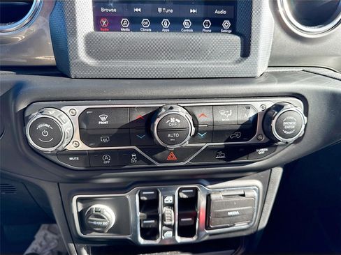 Used 2021 Jeep Wrangler Unlimited Sahara image 15