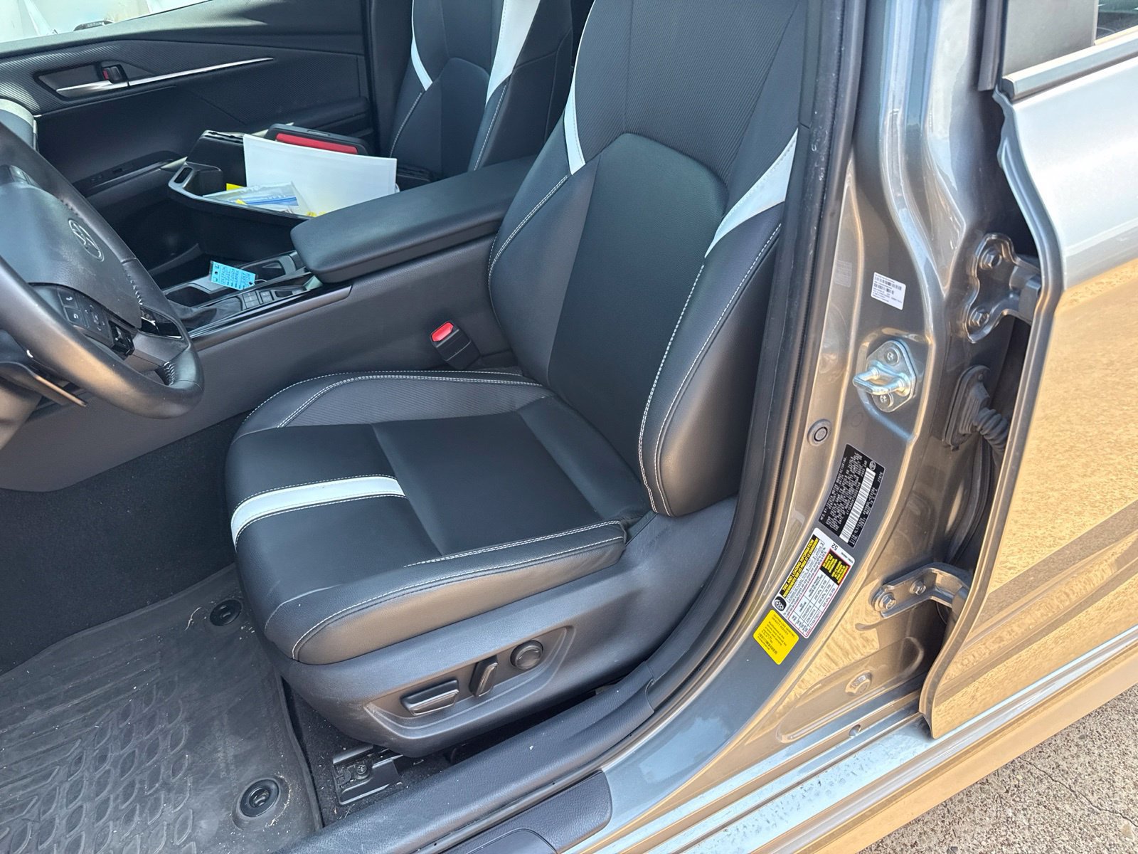 Used 2025 Toyota Camry SE w/ Multimedia Upgrade Package FWD image 12