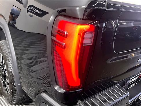 Used 2025 GMC Sierra 3500 Denali Ultimate AWD/4WD image 27