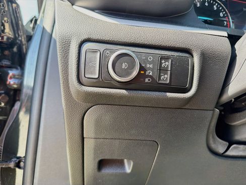 Used 2024 Ford Explorer XLT w/ Equipment Group 202A AWD/4WD image 10