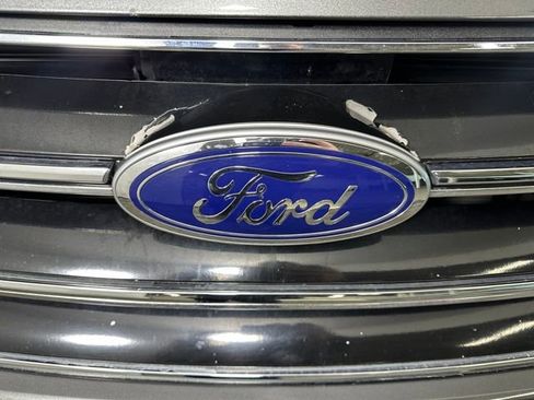 Used 2018 Ford Edge Titanium w/ Equipment Group 301A image 9