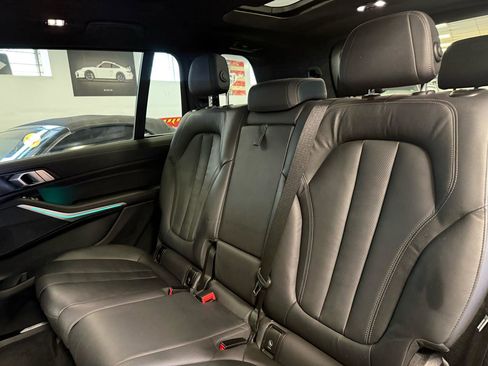 Used 2022 BMW X7 xDrive40i w/ M Sport Package AWD/4WD image 40