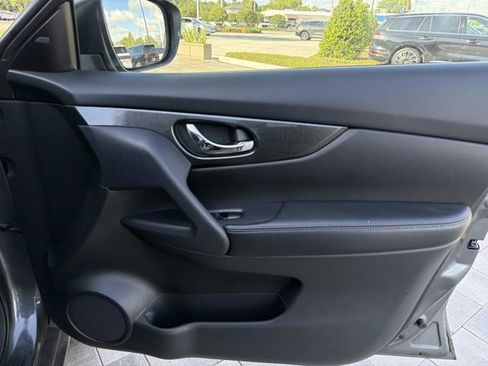 Used 2015 Nissan Rogue SL w/ SL Premium Package AWD/4WD image 17