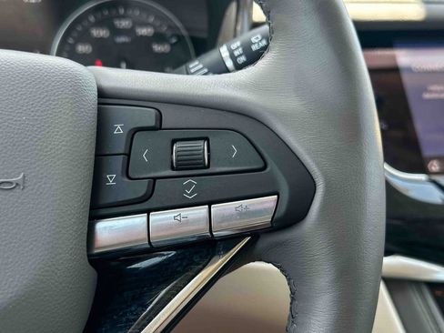 Used 2025 Cadillac XT6 Premium Luxury w/ Technology Package FWD image 29