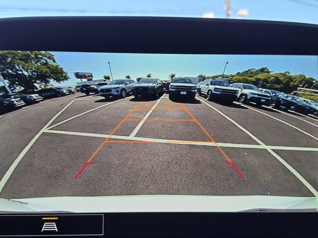 Used 2025 Chevrolet Blazer LT FWD image 18