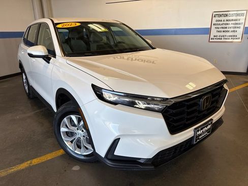 Used 2023 Honda CR-V LX image 3