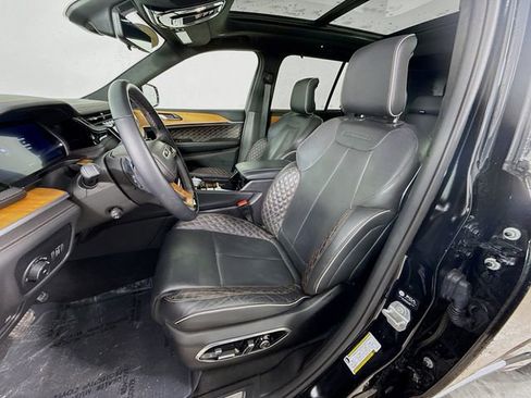 Used 2023 Jeep Grand Cherokee Summit image 22