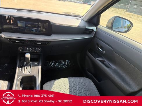 Certified 2025 Nissan Kicks SV FWD image 31