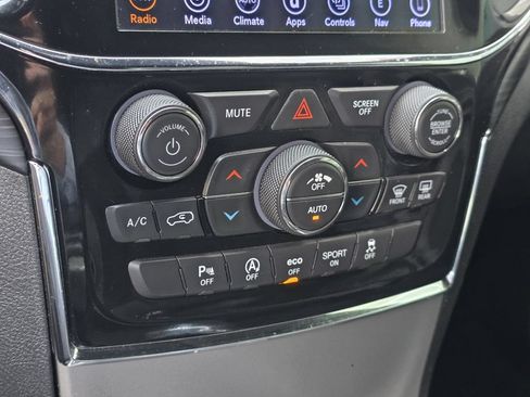 Used 2019 Jeep Grand Cherokee Altitude RWD image 22
