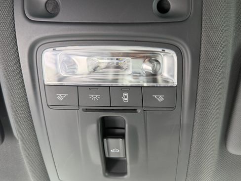 Used 2018 Audi A3 e-tron Premium w/ Sport Package FWD image 34