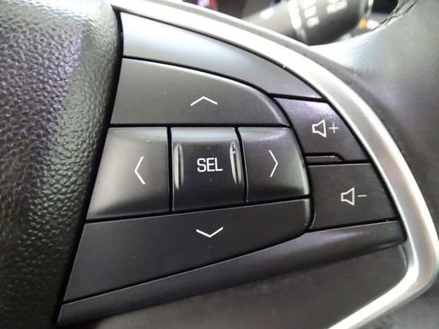 Used 2018 Cadillac XT5 Luxury w/ Driver Awareness Package AWD/4WD image 8