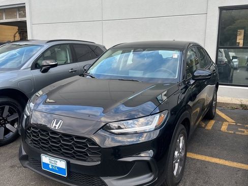 Certified 2023 Honda HR-V LX image 31