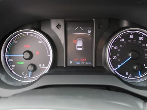 Certified 2021 Toyota Venza LE image 10