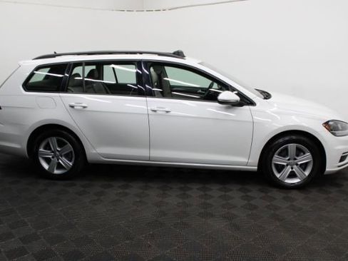 Used 2018 Volkswagen Golf SE FWD image 4