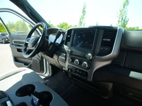 Used 2024 RAM 2500 Big Horn AWD/4WD image 30