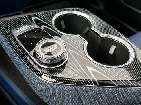 New 2026 Cadillac Optiq Luxury 2 image 41