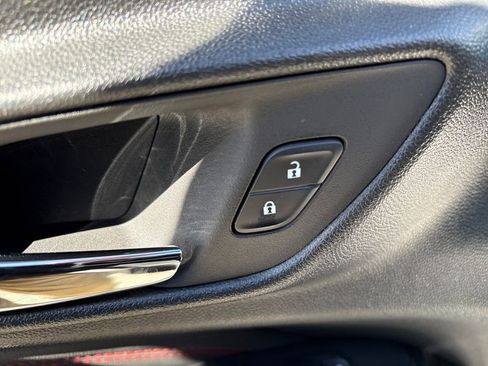 Certified 2024 Chevrolet Trax RS w/ Driver Confidence Package image 17