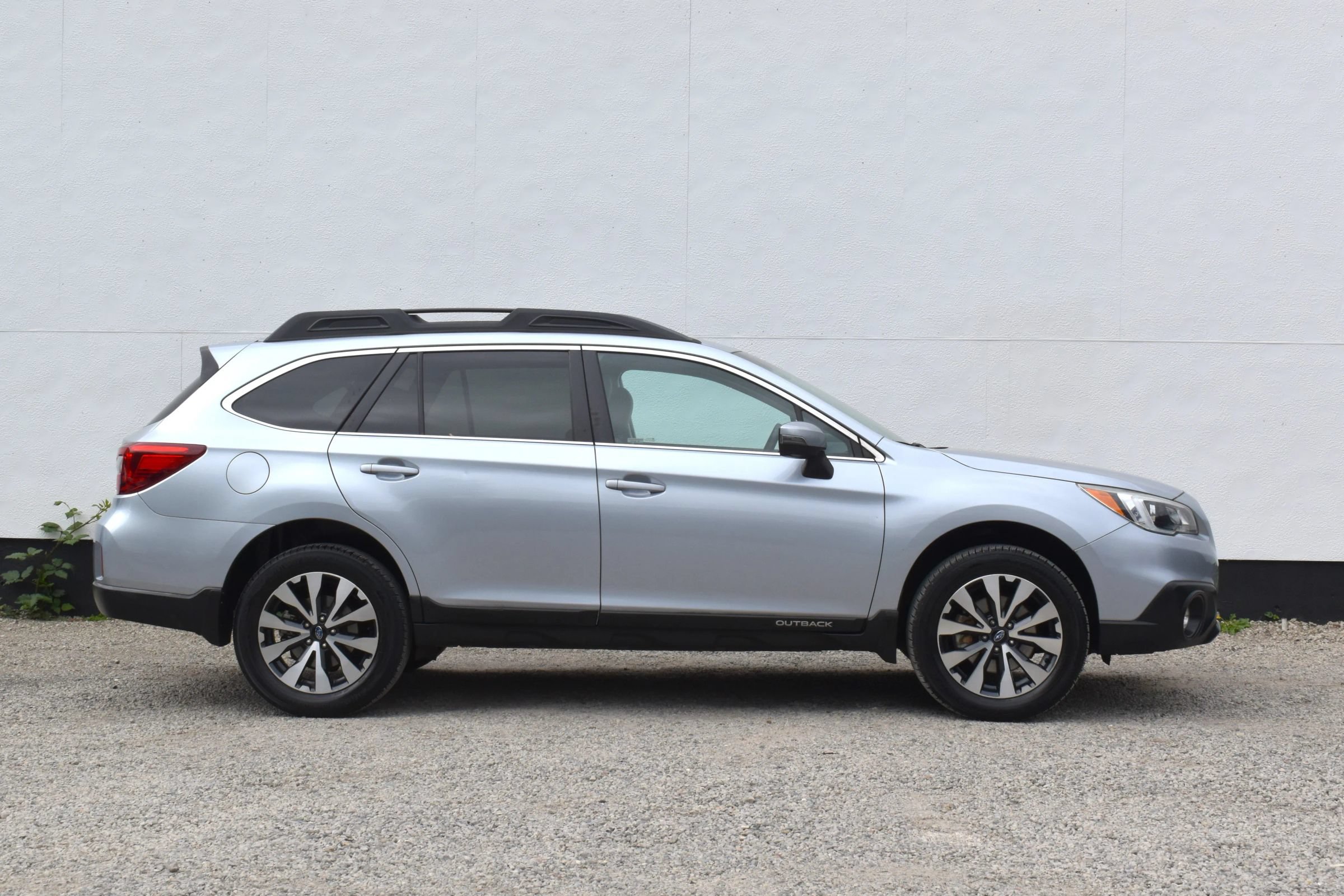 Used 2015 Subaru Outback 2.5i Limited w/ Popular Package #4 AWD/4WD image 43
