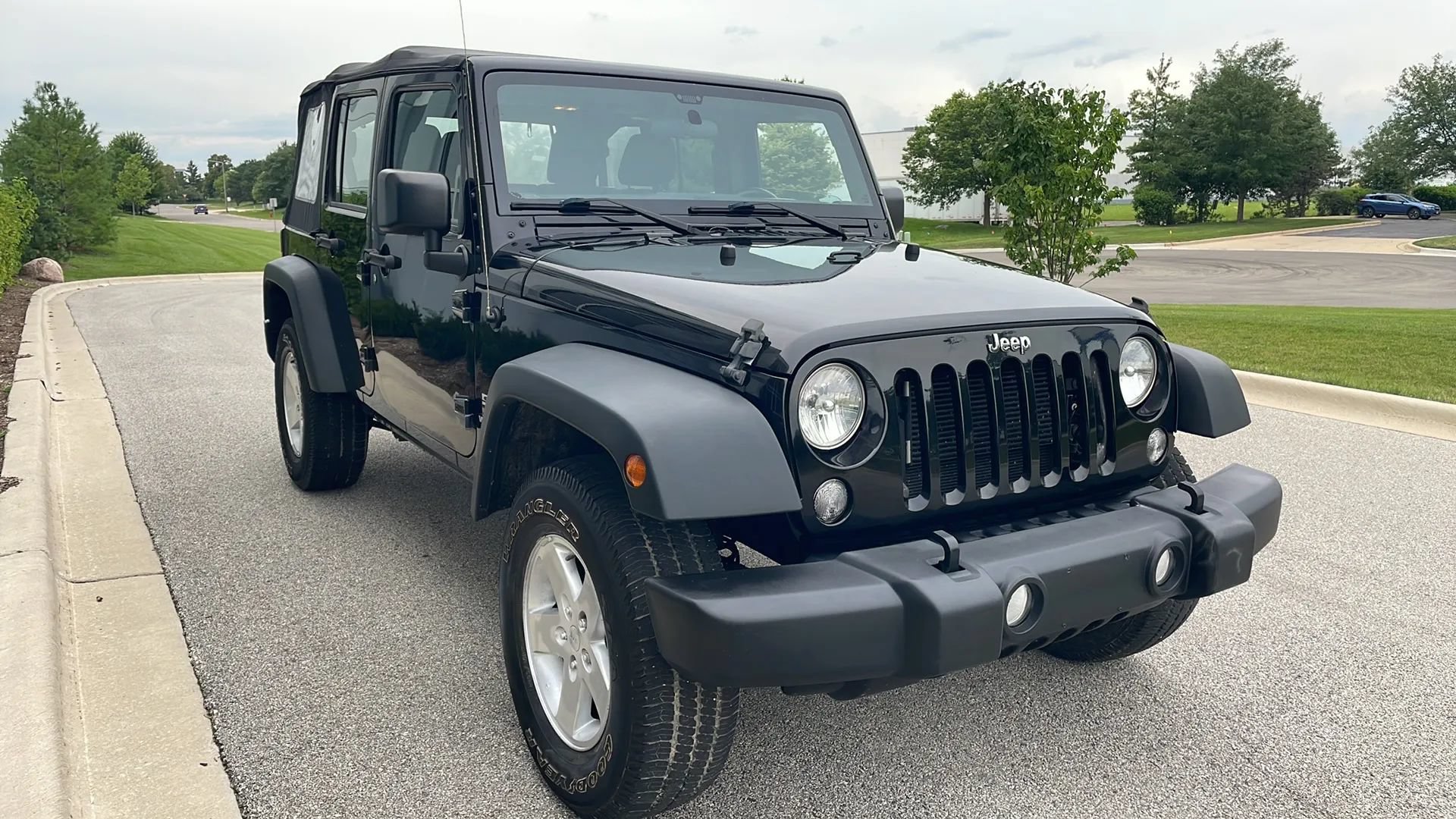Used 2017 Jeep Wrangler Unlimited Sport AWD/4WD image 5
