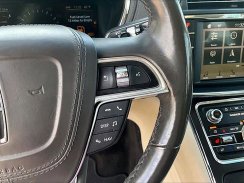 Used 2017 Lincoln Continental Select w/ Climate Package FWD image 23