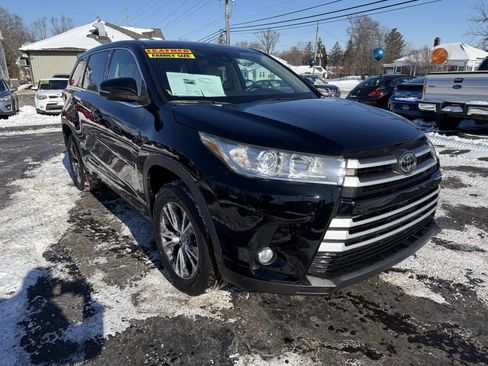 Used 2018 Toyota Highlander Plus image 2