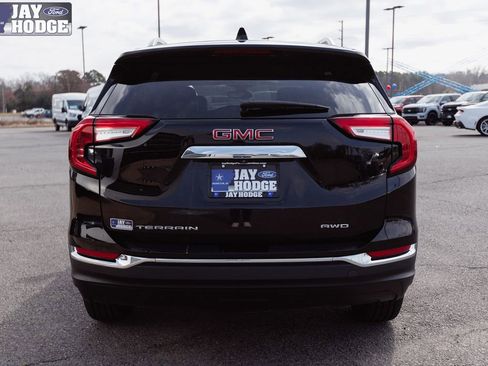 Used 2024 GMC Terrain SLT image 49