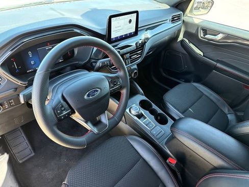 Used 2025 Ford Escape ST-Line image 9