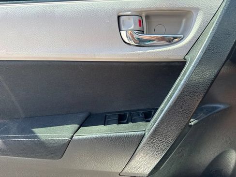 Used 2019 Toyota Corolla LE w/ Carpet Mat Package (TMS) FWD image 16
