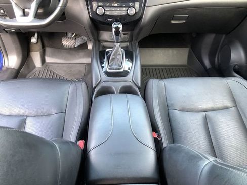 Used 2018 Nissan Rogue SL FWD image 27