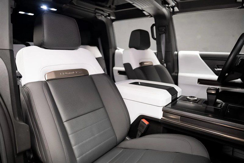 Used 2024 GMC Hummer EV 2X w/ LPO, Illumination Package AWD/4WD image 23