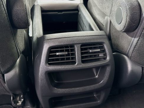 Used 2019 Honda Pilot LX image 29