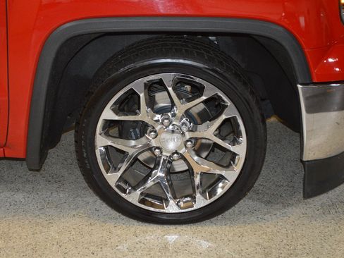 Used 2014 GMC Sierra 1500 SLT w/ Suspension Package, Off-Road AWD/4WD image 9