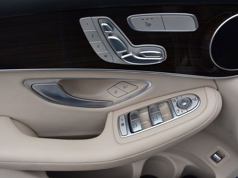 Used 2018 Mercedes-Benz GLC 300 GLC 300 image 12