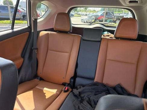 Used 2018 Toyota RAV4 Limited FWD image 10
