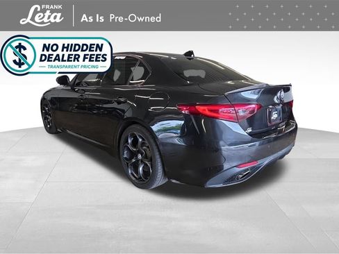 Used 2017 Alfa Romeo Giulia Ti w/ TI 19" Sport Package RWD image 4