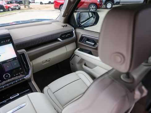 Used 2026 GMC Yukon Denali w/ Denali Reserve Package image 33