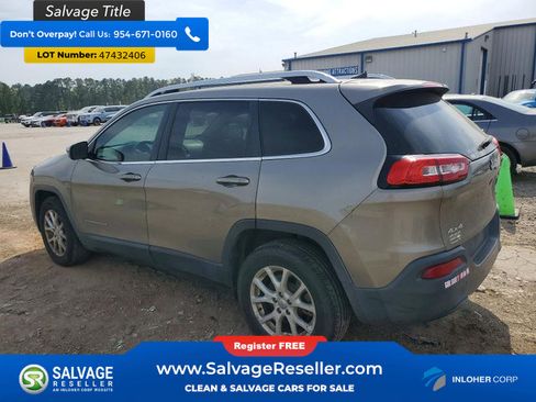 Used 2017 Jeep Cherokee Latitude AWD/4WD image 3