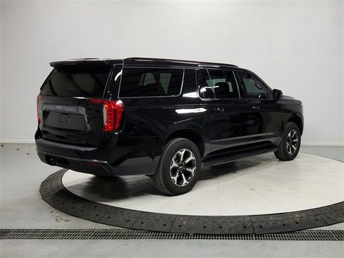 Used 2023 GMC Yukon XL AT4 image 7