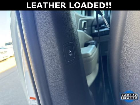 Used 2024 Kia Carnival LX image 32