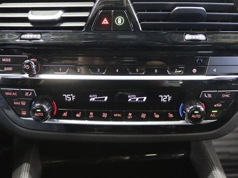 Used 2020 BMW M550i xDrive w/ Executive Package image 28