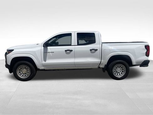 Used 2023 Chevrolet Colorado W/T RWD image 4