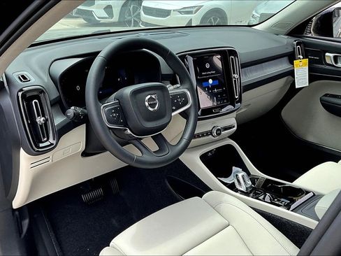 New 2026 Volvo XC40 B5 Ultra w/ Climate Package image 20