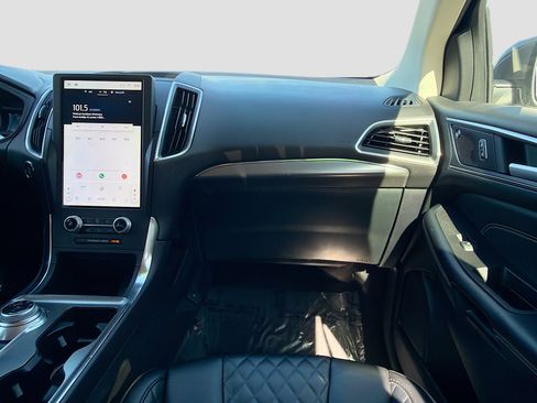 Used 2023 Ford Edge Titanium image 18