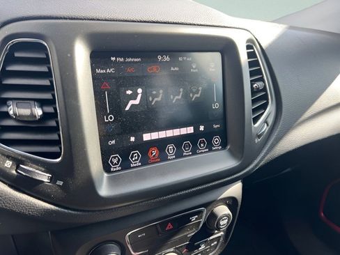 Used 2019 Jeep Compass Trailhawk AWD/4WD image 21