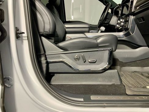 Used 2025 Ford F150 Platinum image 34